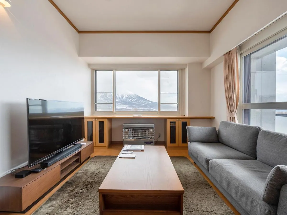 Mountainside Palace Niseko Hotel